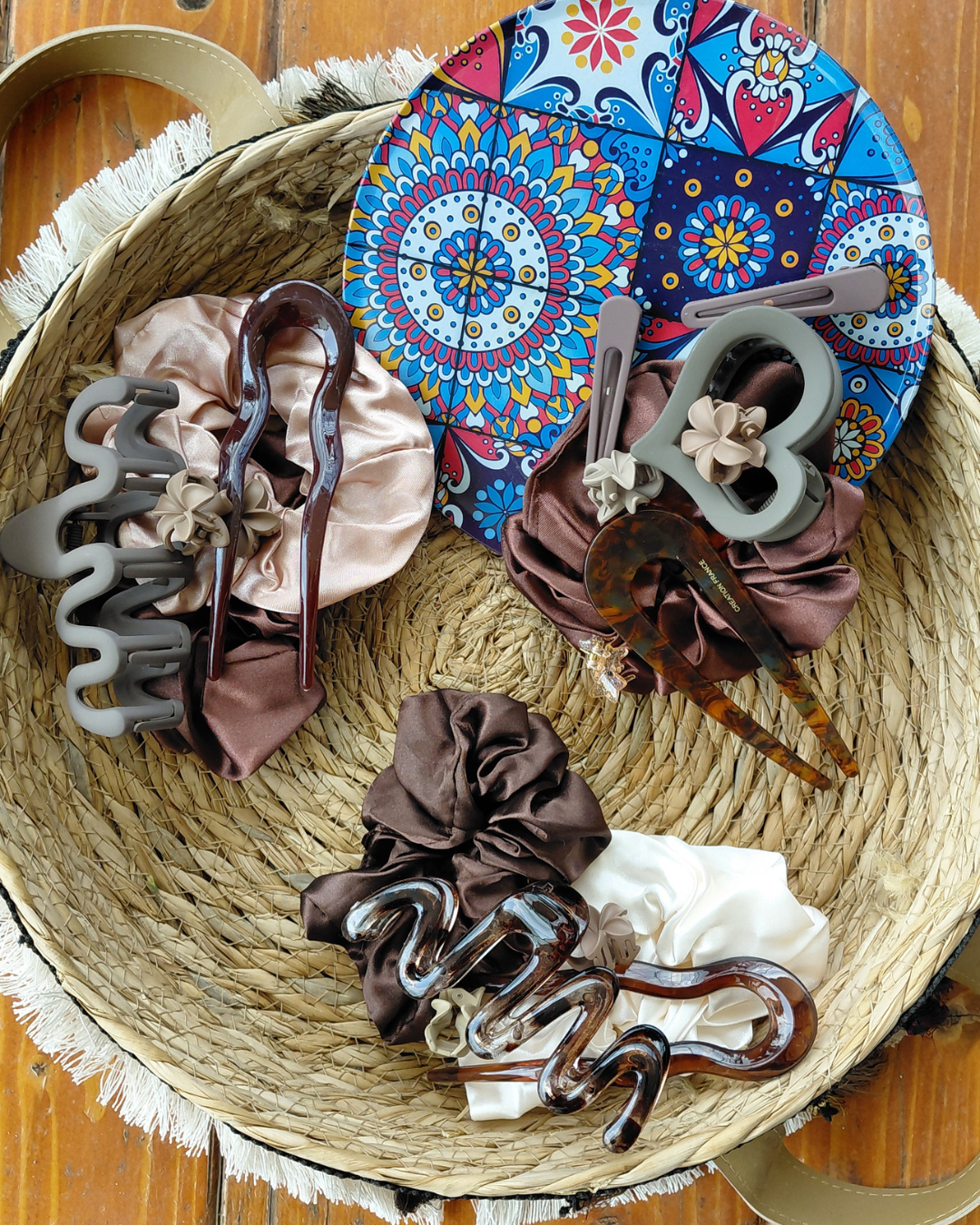 Invest in our Café Mocha • Curly Hair Accessories. Add a pop of color and fun to your curls in Lebanon at Glowrious!