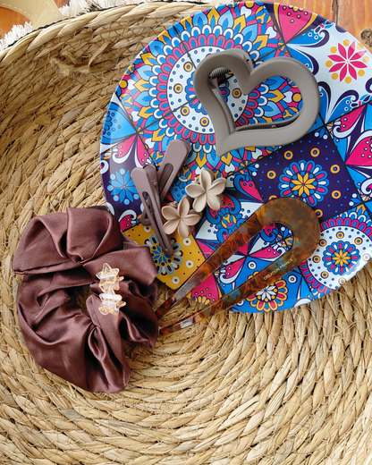 Invest in our Café Mocha • Curly Hair Accessories. Add a pop of color and fun to your curls in Lebanon at Glowrious!