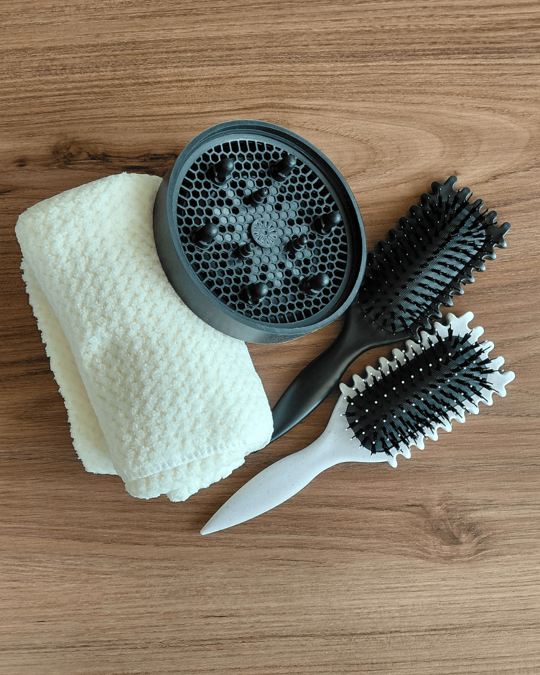 Invest in our EdgeLift Curl Defining Brush • Essential Pro-Styler • Basic Ed. - Lebanon - Glowrious