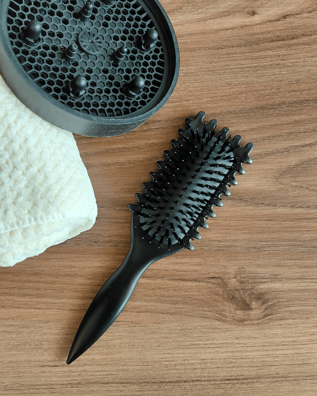 Invest in our EdgeLift Curl Defining Brush • Essential Pro-Styler • Basic Ed. - Lebanon - Glowrious