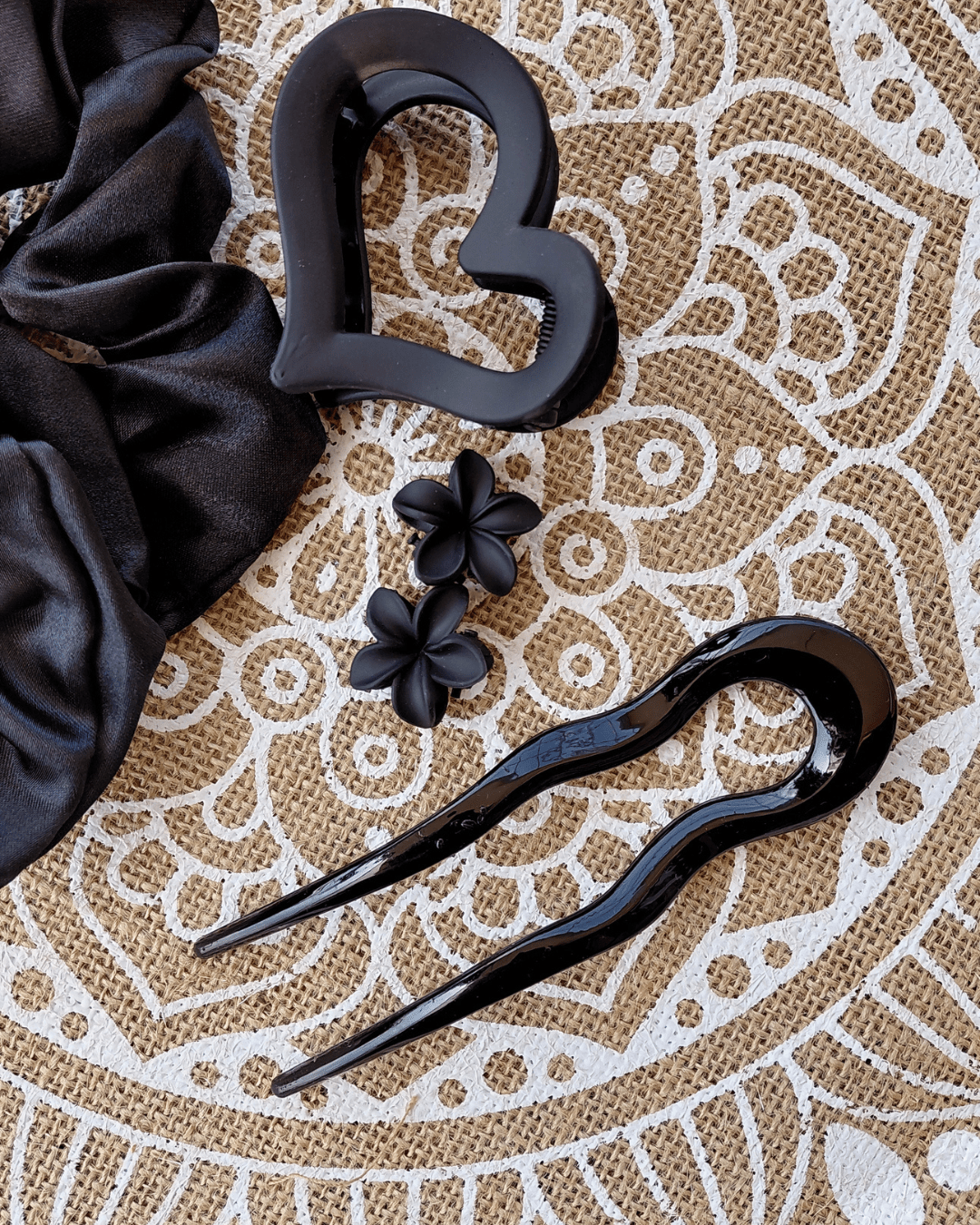 Invest in our Midnight Noir • Curly Hair Accessories. Add a pop of color and fun to your curls in Lebanon at Glowrious!