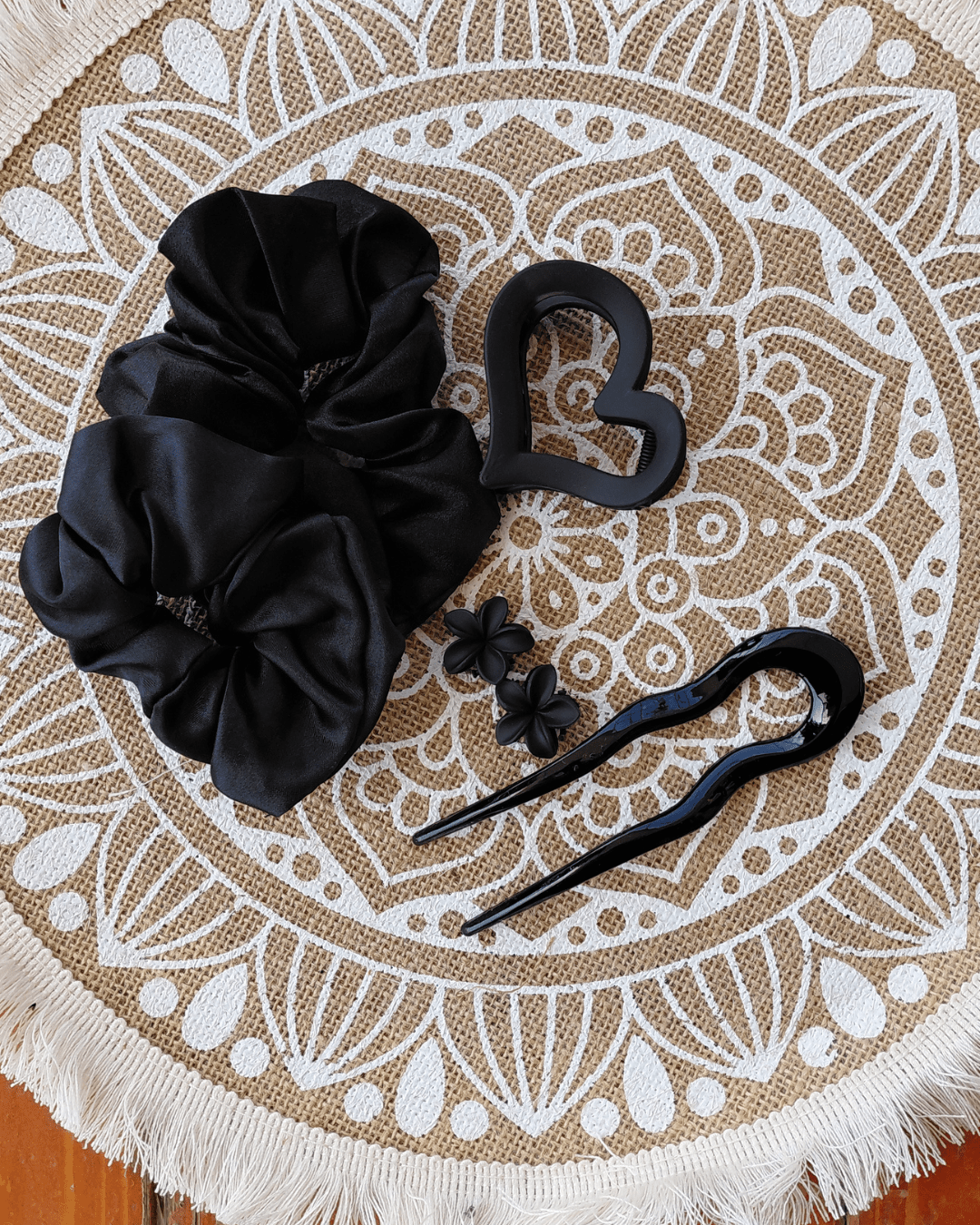 Invest in our Midnight Noir • Curly Hair Accessories. Add a pop of color and fun to your curls in Lebanon at Glowrious!
