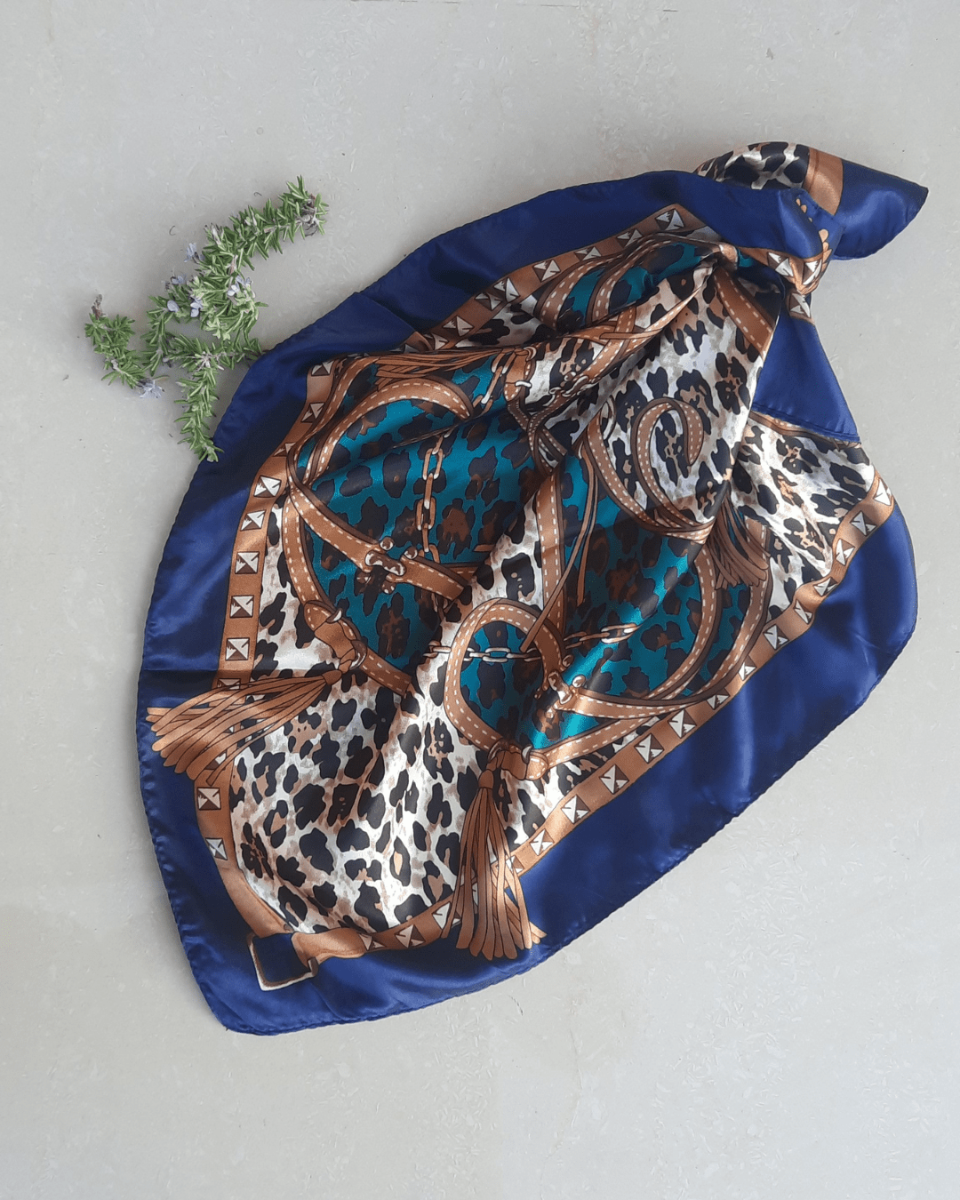 Invest in our Pineapple Curly Hair Scarf - Wrap Essential - Carnaval in Lebanon at Glowrious!