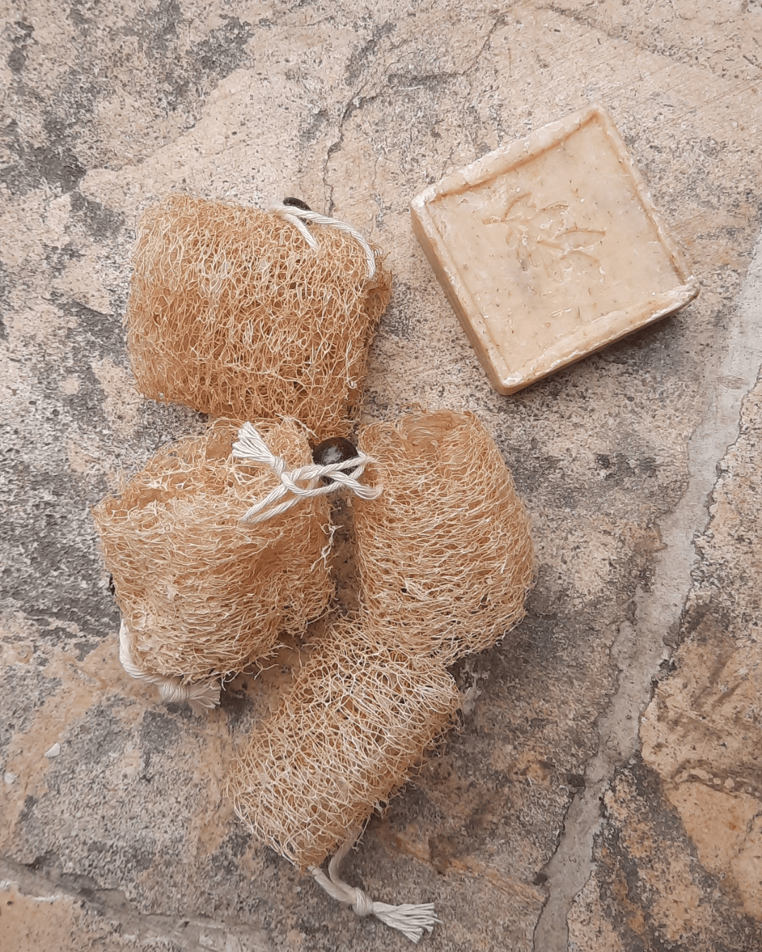 Invest in our Targeted Mini Dry Brush - Lebanon - Glowrious